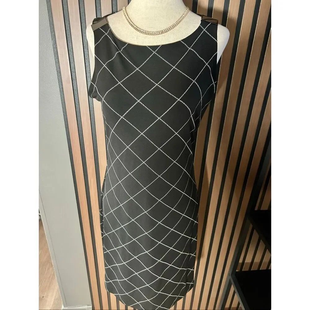 White House Black Market Black Window Weave Dress - Size XS classy stylish mini